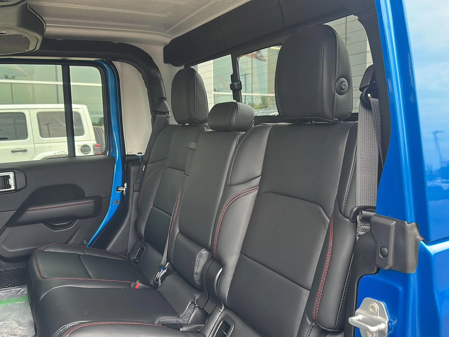 New 2026 Hydro Blue Pearlcoat Jeep Rubicon image 29