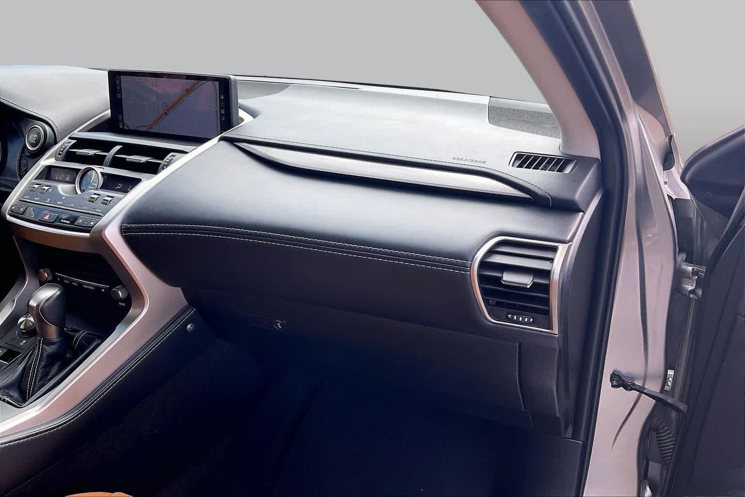 Used 2018 Atomic Silver Lexus  image 18