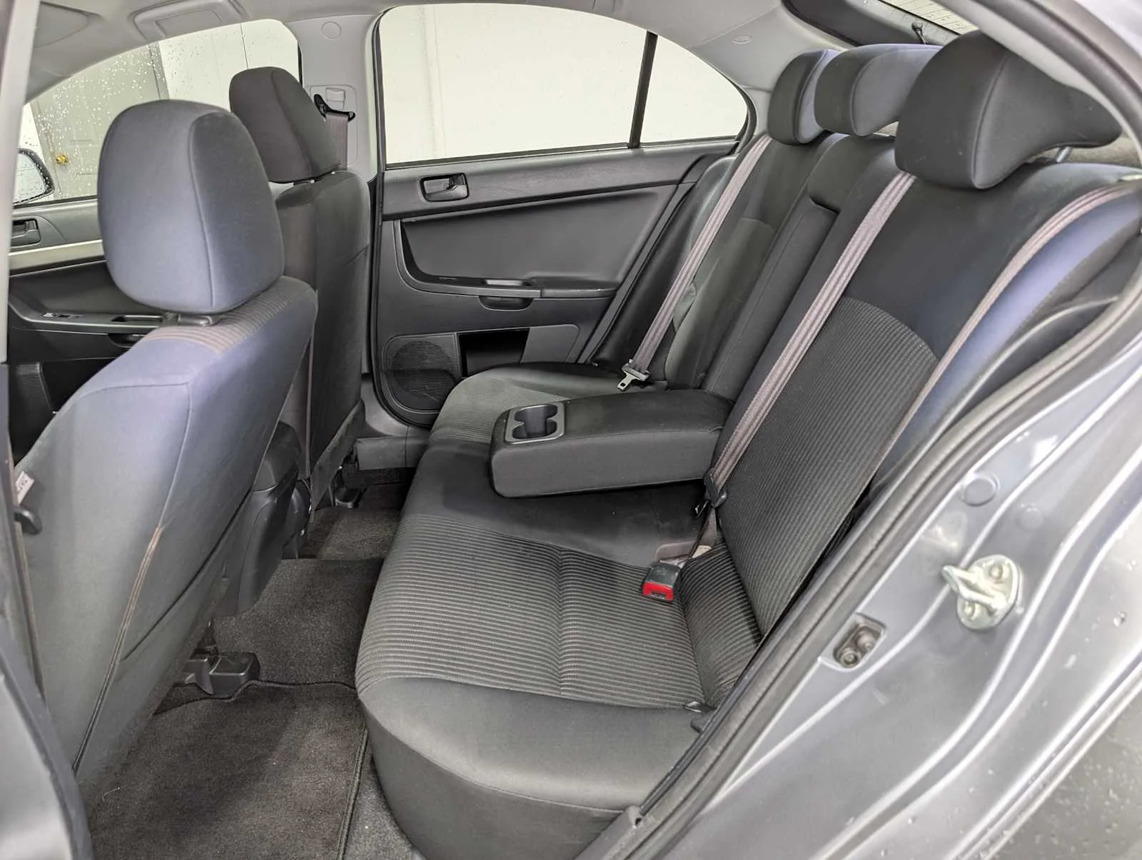 Used 2014 Mercury Gray Pearl Mitsubishi ES image 16