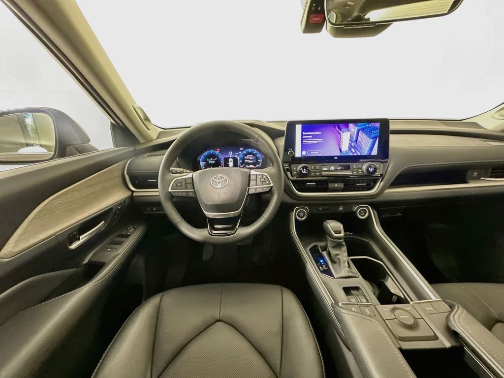 Used 2026  Toyota Limited image 23