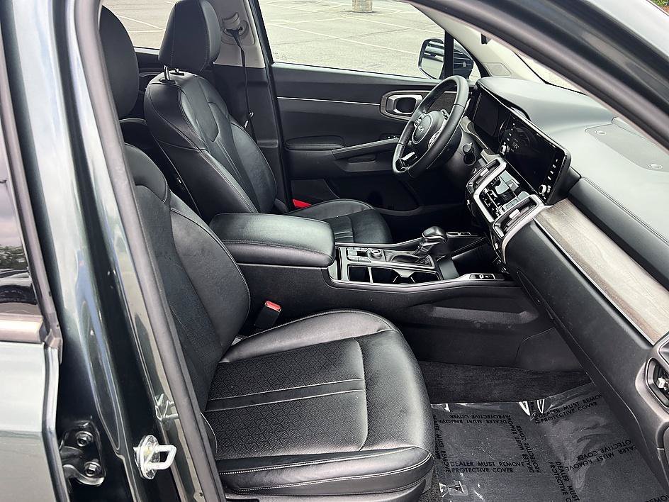 Used 2022 Aruba Green Kia X-Line EX image 17