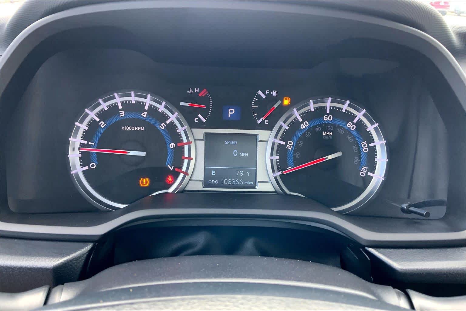Used 2018 Magnetic Gray Metallic Toyota SR5 Premium image 25