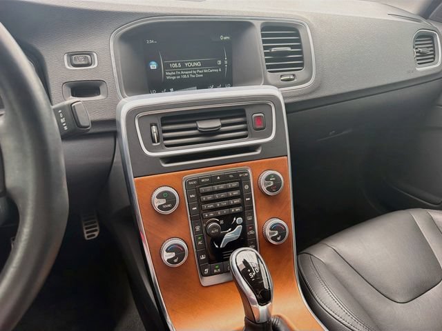 Used 2016 Gray Metallic Volvo T5 Drive-E Premier image 27