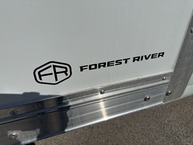 New 2025 Summit White Chevrolet 2WT image 7