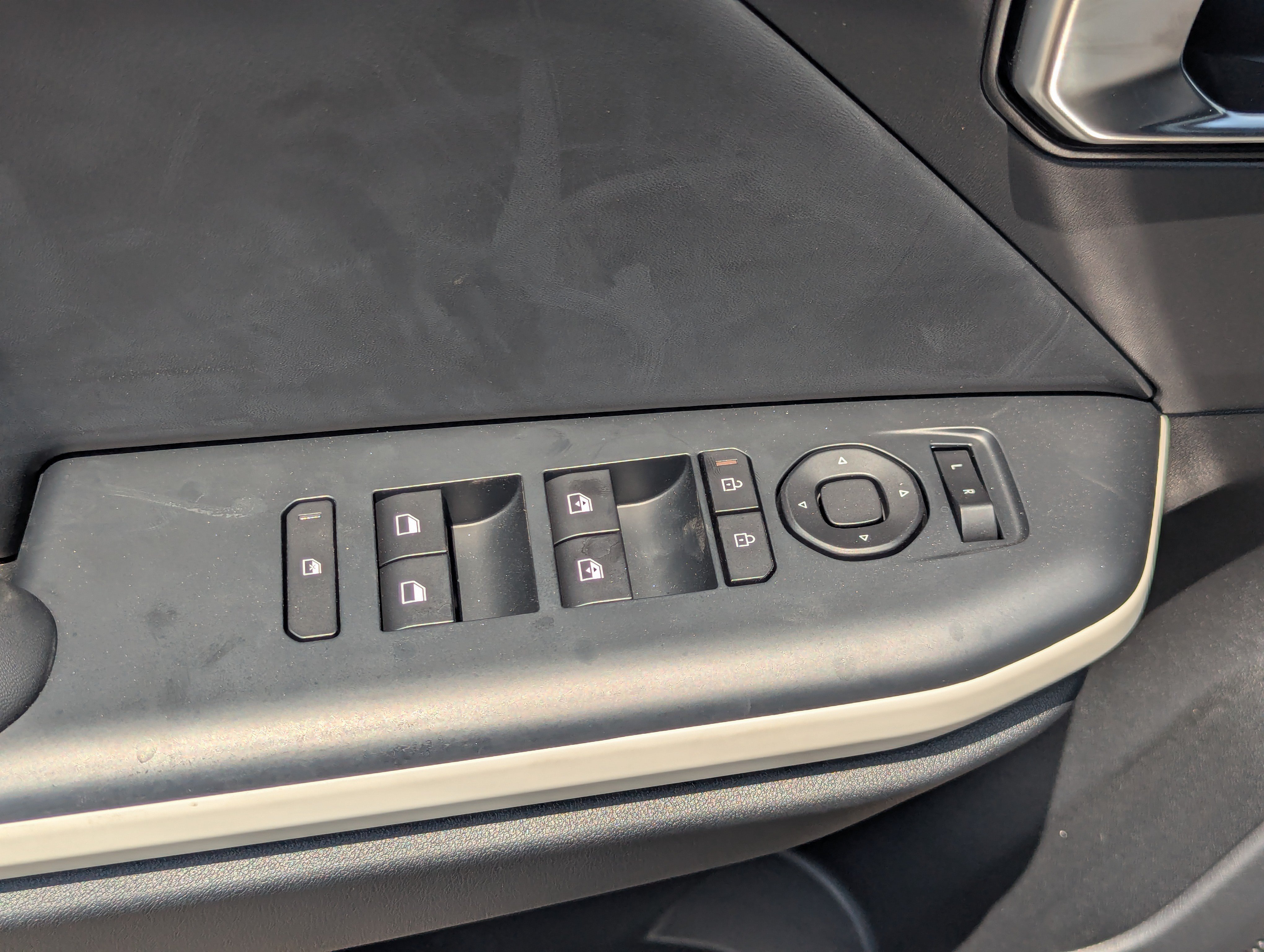 New 2026 Interstellar Gray Kia GT-Line image 21