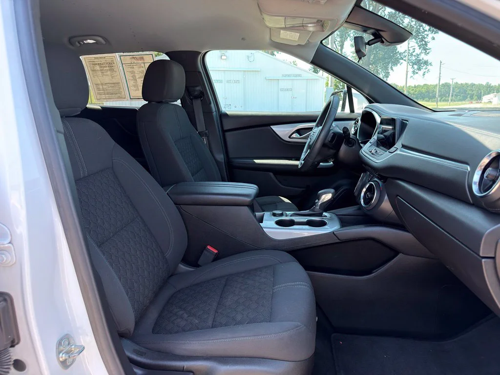 Used 2021 White Chevrolet LT image 23