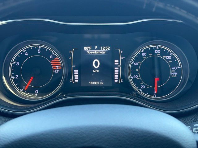 Used 2019 Silver Jeep Latitude Plus image 35