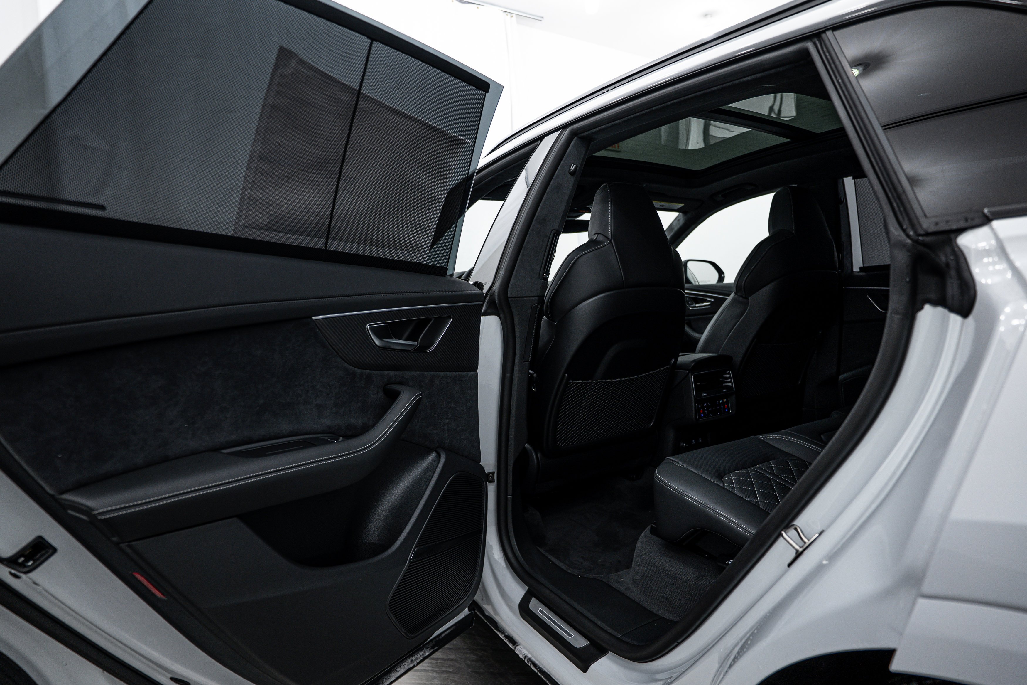 2026 Audi SQ8 Prestige - Photo 18