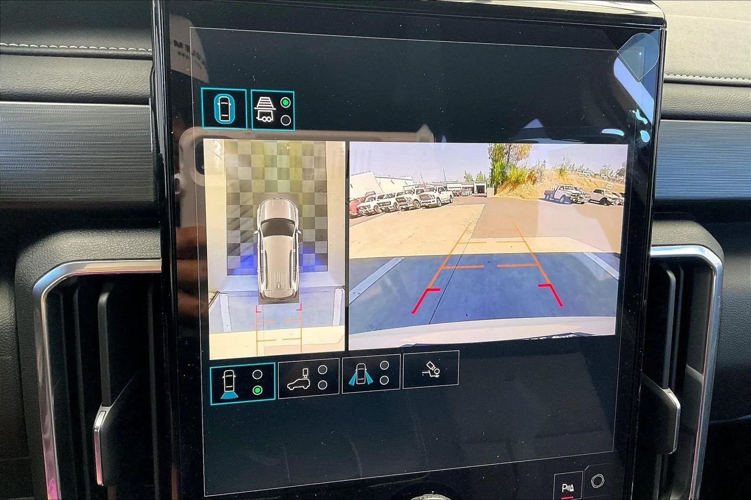 2026 GMC Acadia Elevation - Photo 13