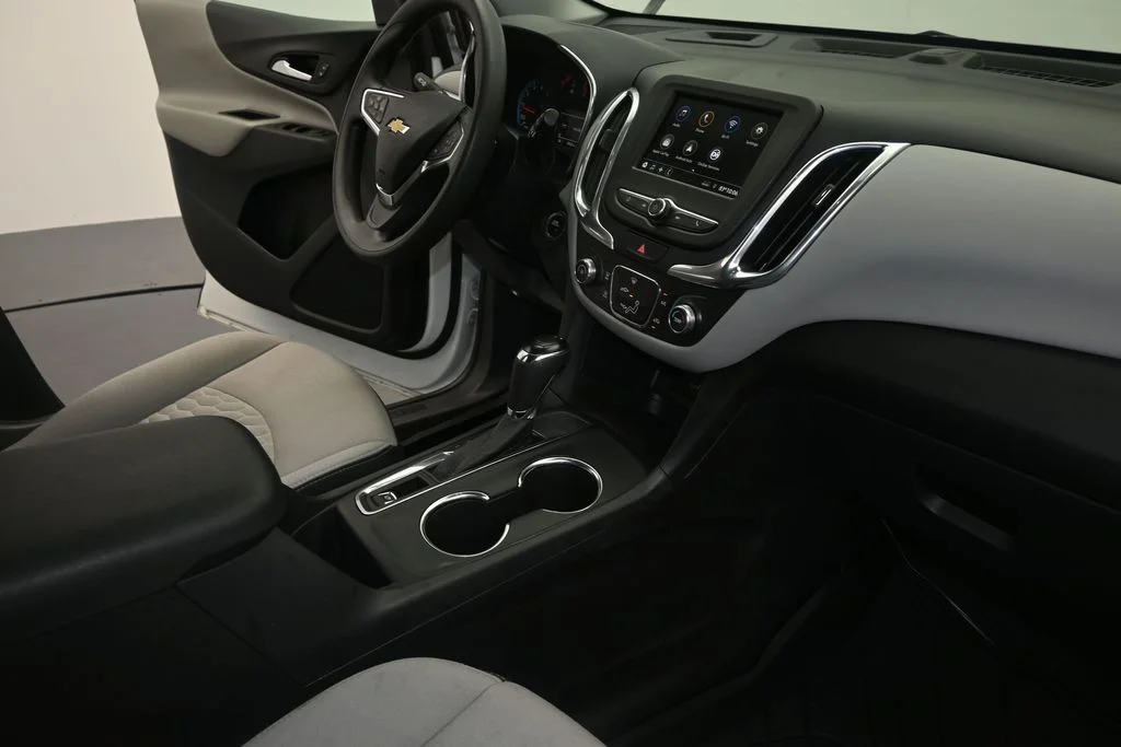 Used 2021 Summit White Chevrolet LS image 13