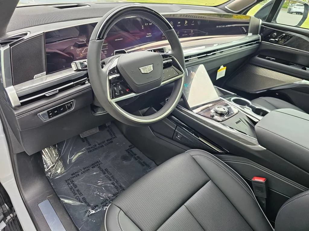 New 2026 Luna Metallic Cadillac Premium Sport image 22