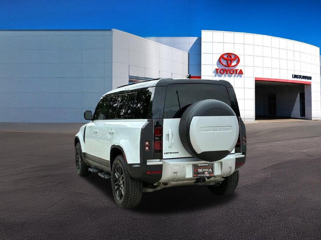 Used 2022 White Land Rover S image 13
