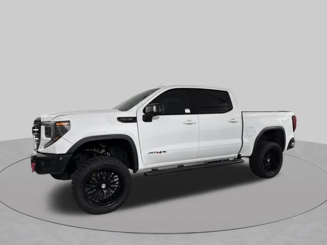 Used 2024 White GMC AT4X image 3