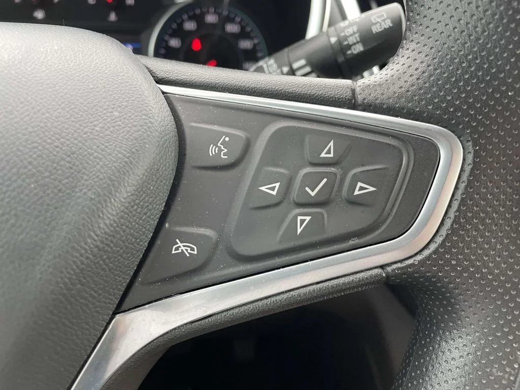 Used 2023 Summit White Chevrolet LT image 29