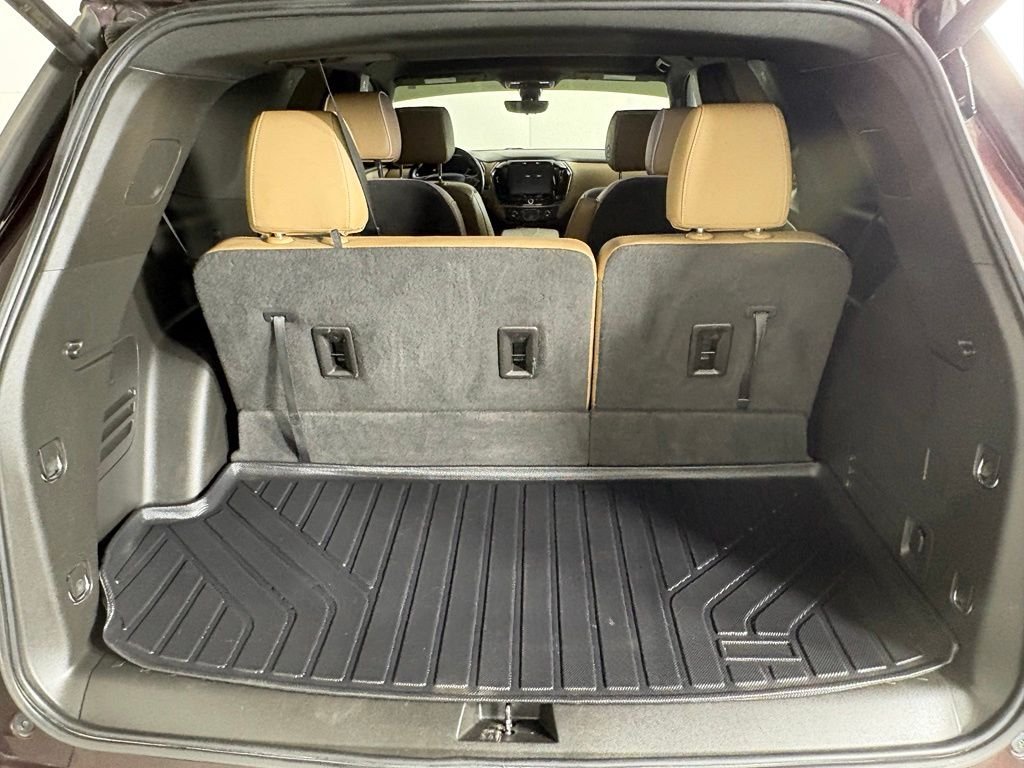 Used 2023 Red Chevrolet Premier image 19