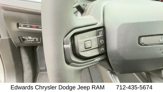 New 2026 Sting-Gray Clear-Coat Exterior Paint Jeep Limited image 23
