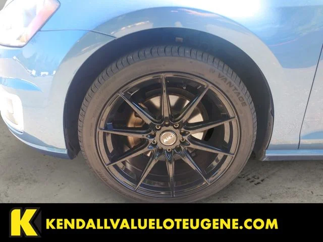Used 2016 Blue Volkswagen SE image 14