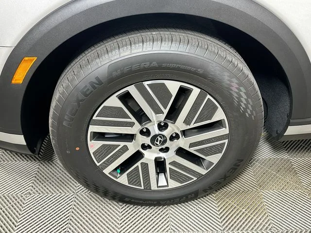 New 2026 Silver Hyundai Blue SEL image 23