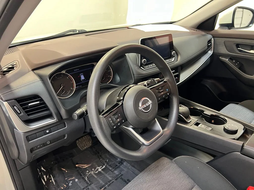 Used 2023 White Nissan SV image 17