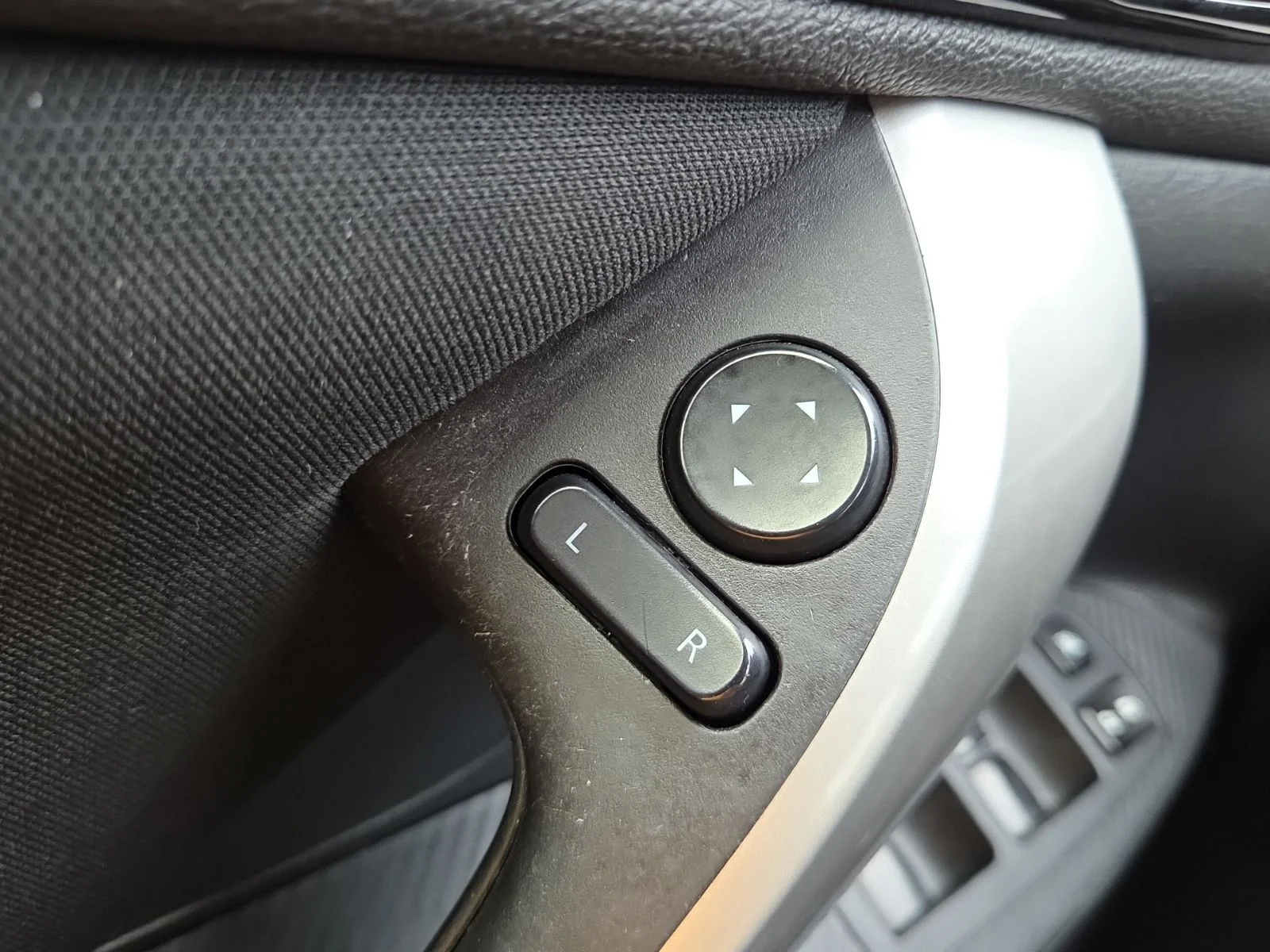 Used 2024  Mitsubishi ES image 27