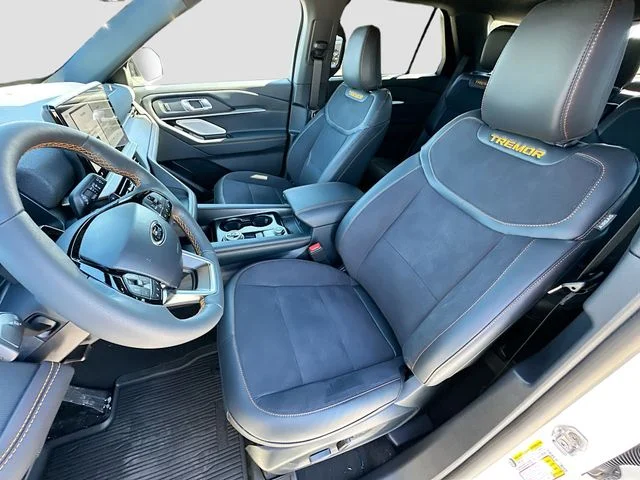 New 2026 White Metallic Ford Tremor image 15