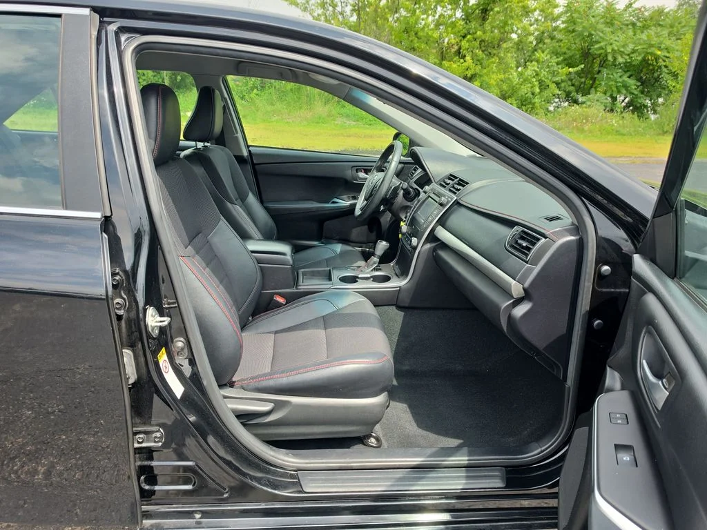 Used 2017 Black Toyota SE image 12