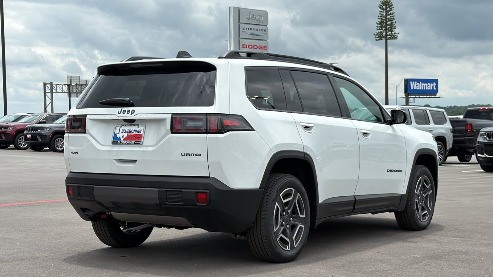 New 2026 Bright White Clear-Coat Exterior Paint Jeep Limited image 5