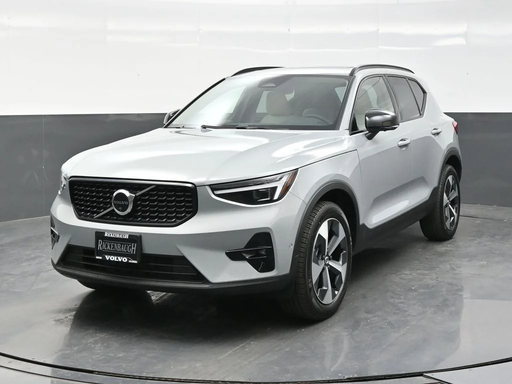 Used 2026 Vapour Grey Volvo Plus image 2