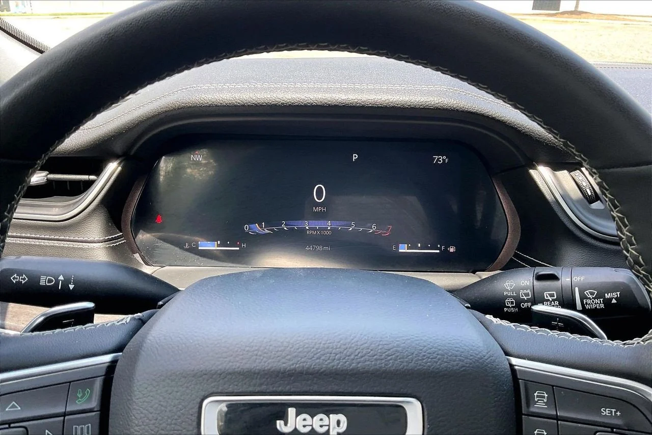 Used 2023 White Jeep Limited image 11