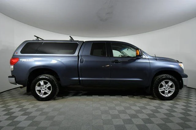 Used 2009 Blue Toyota SR5 image 15