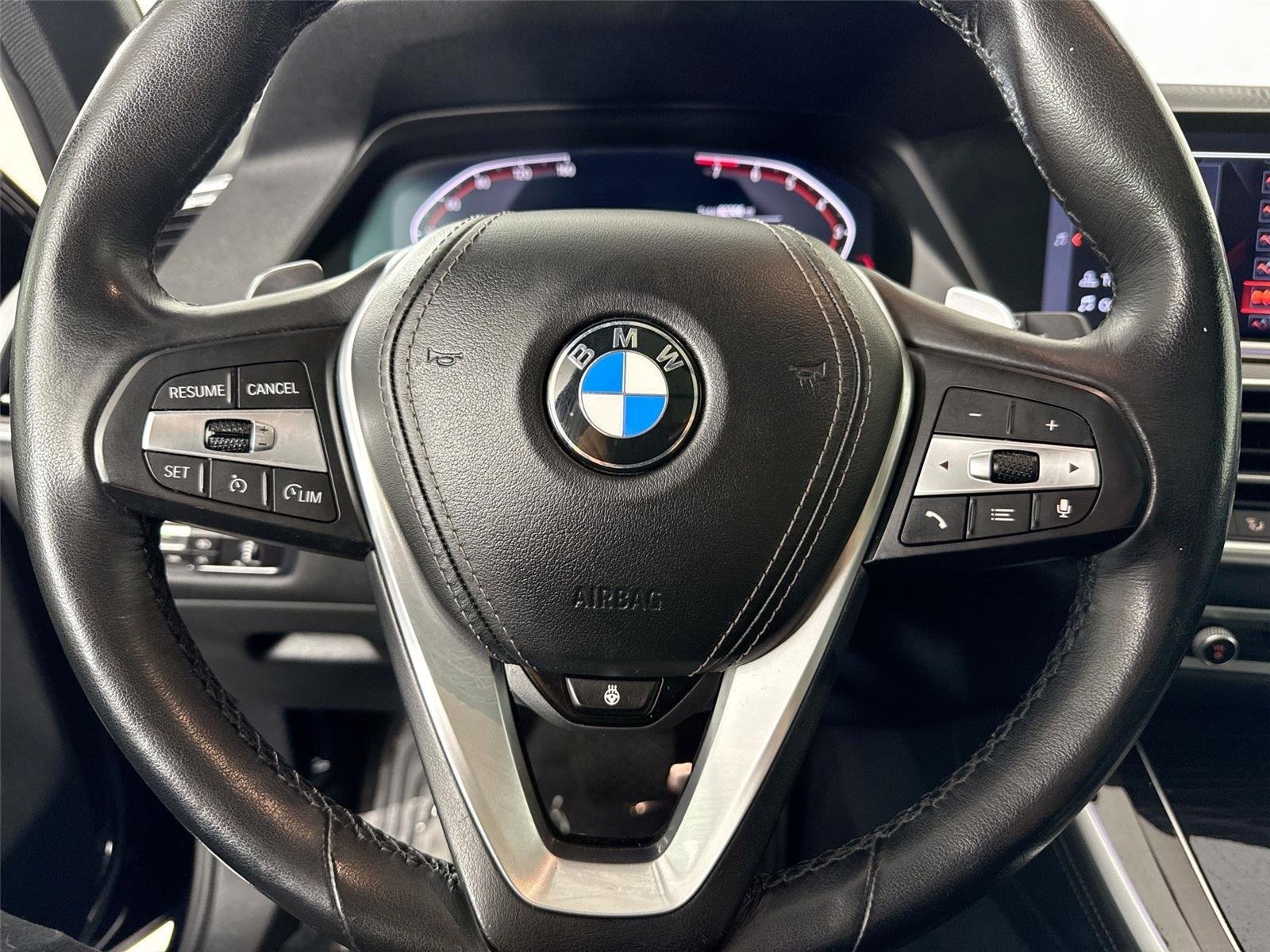 Used 2019 Black Sapphire Metallic BMW xDrive40i image 17