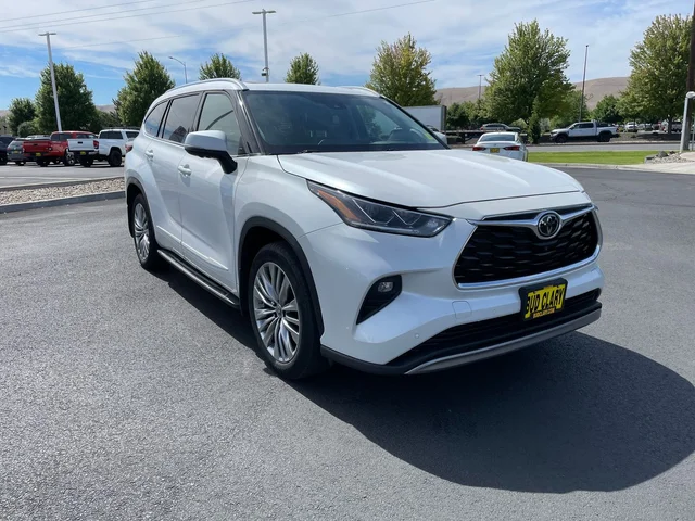 2023 Toyota Highlander Platinum