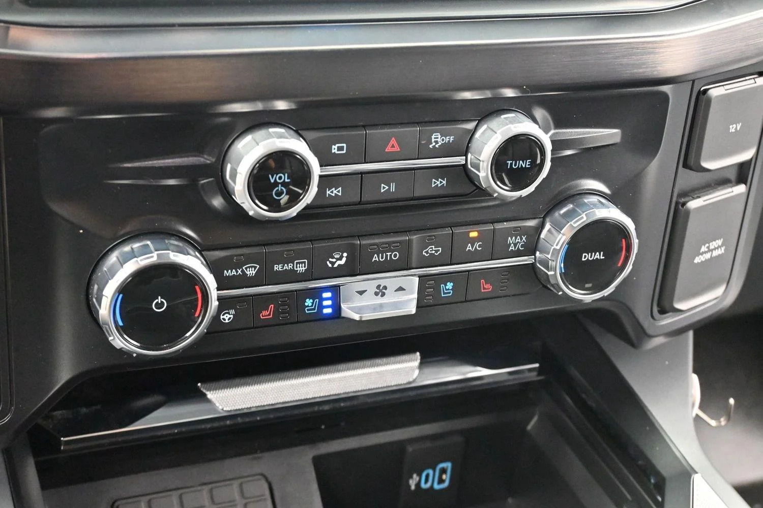 Used 2025 White Ford XL image 20