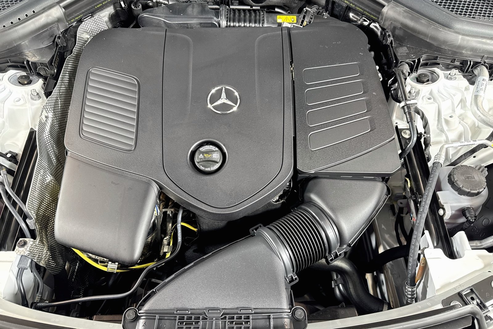 New 2027 Polar White Mercedes-Benz GLC 300 image 28