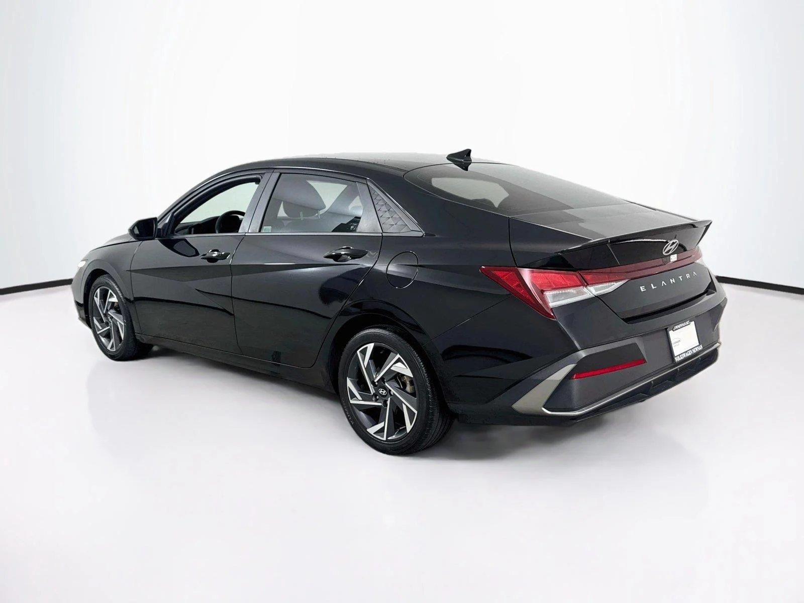 Used 2025 Abyss Black Hyundai SEL Sport image 7