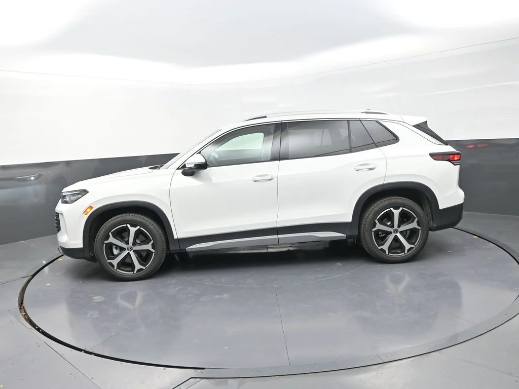 2026 Volkswagen Tiguan SE - Photo 6