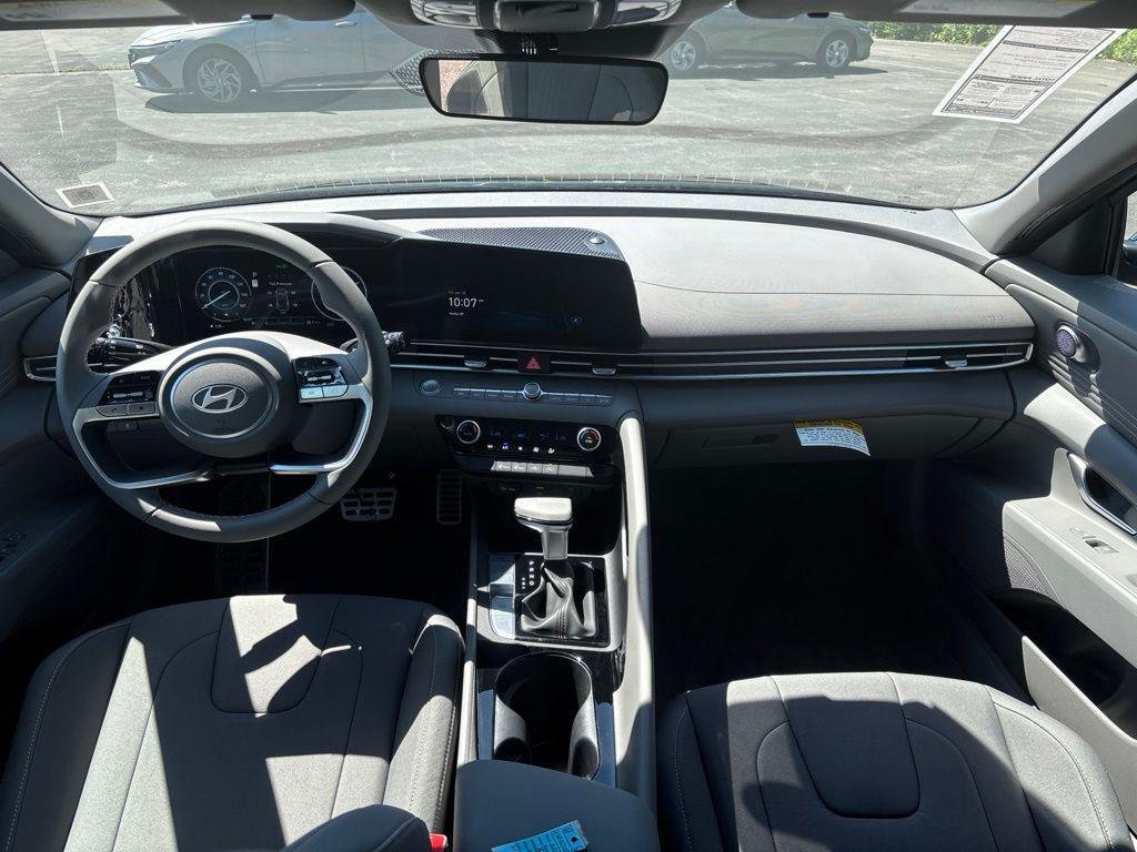 2025 Hyundai Elantra Blue - Photo 13