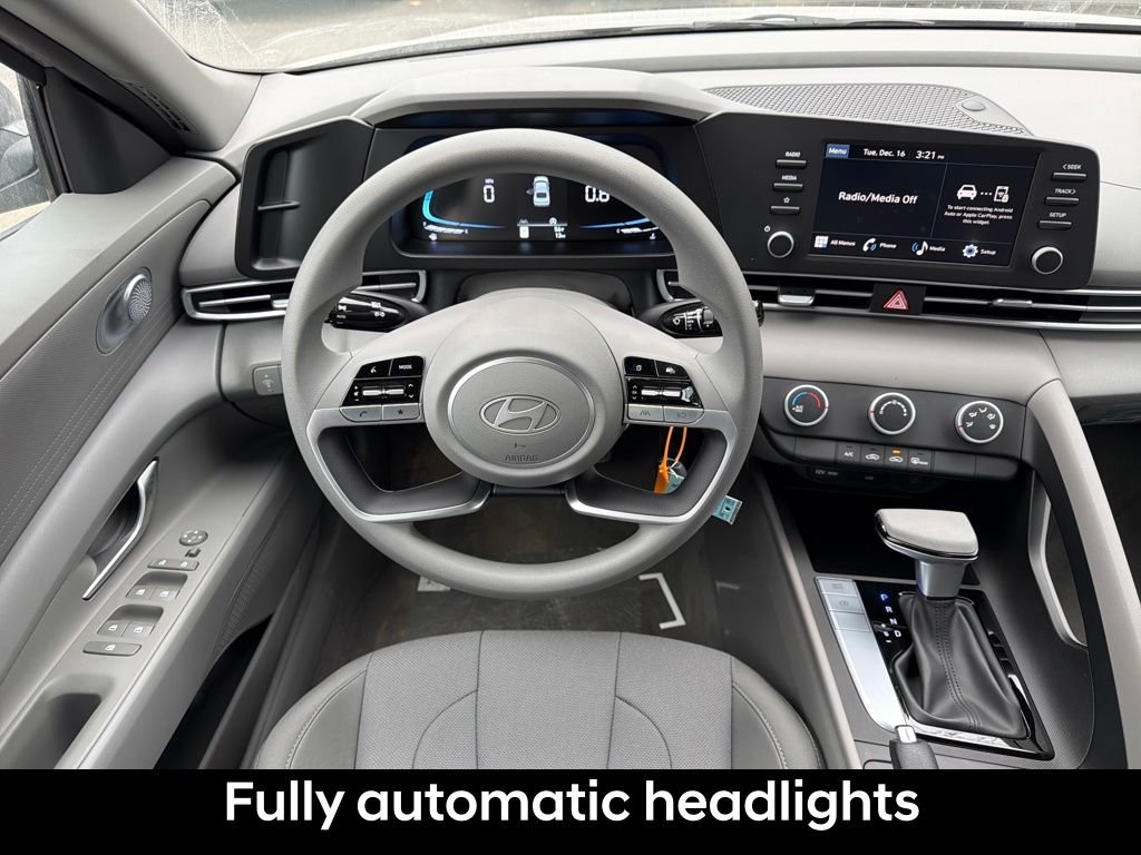 Certified Used 2026 Fluid Metal Hyundai SE image 17