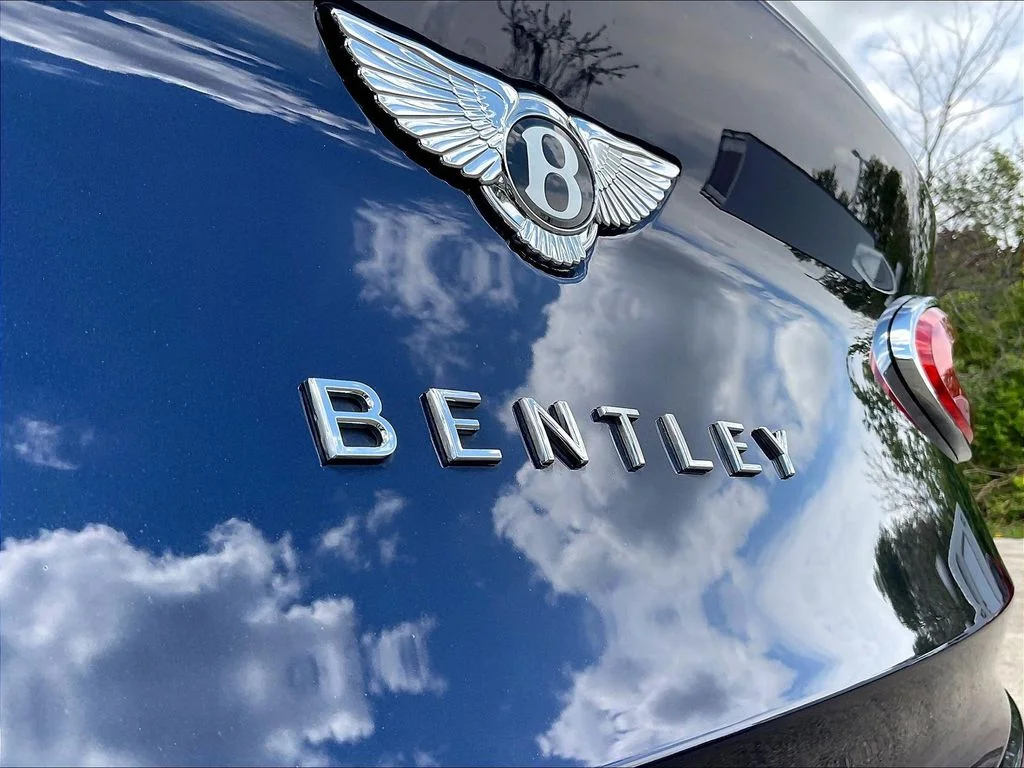Used 2021  Bentley V8 image 24