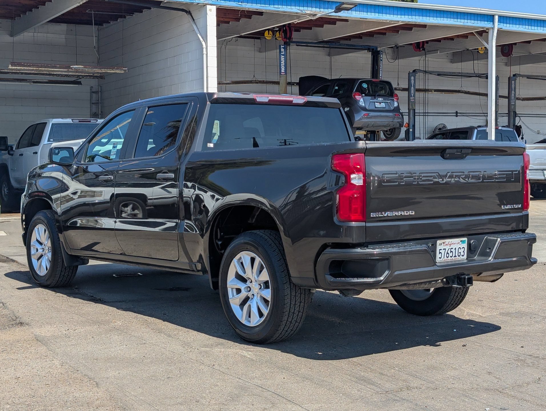 Certified Used 2021 OXFORD BROWN METALLIC Chevrolet Custom image 10