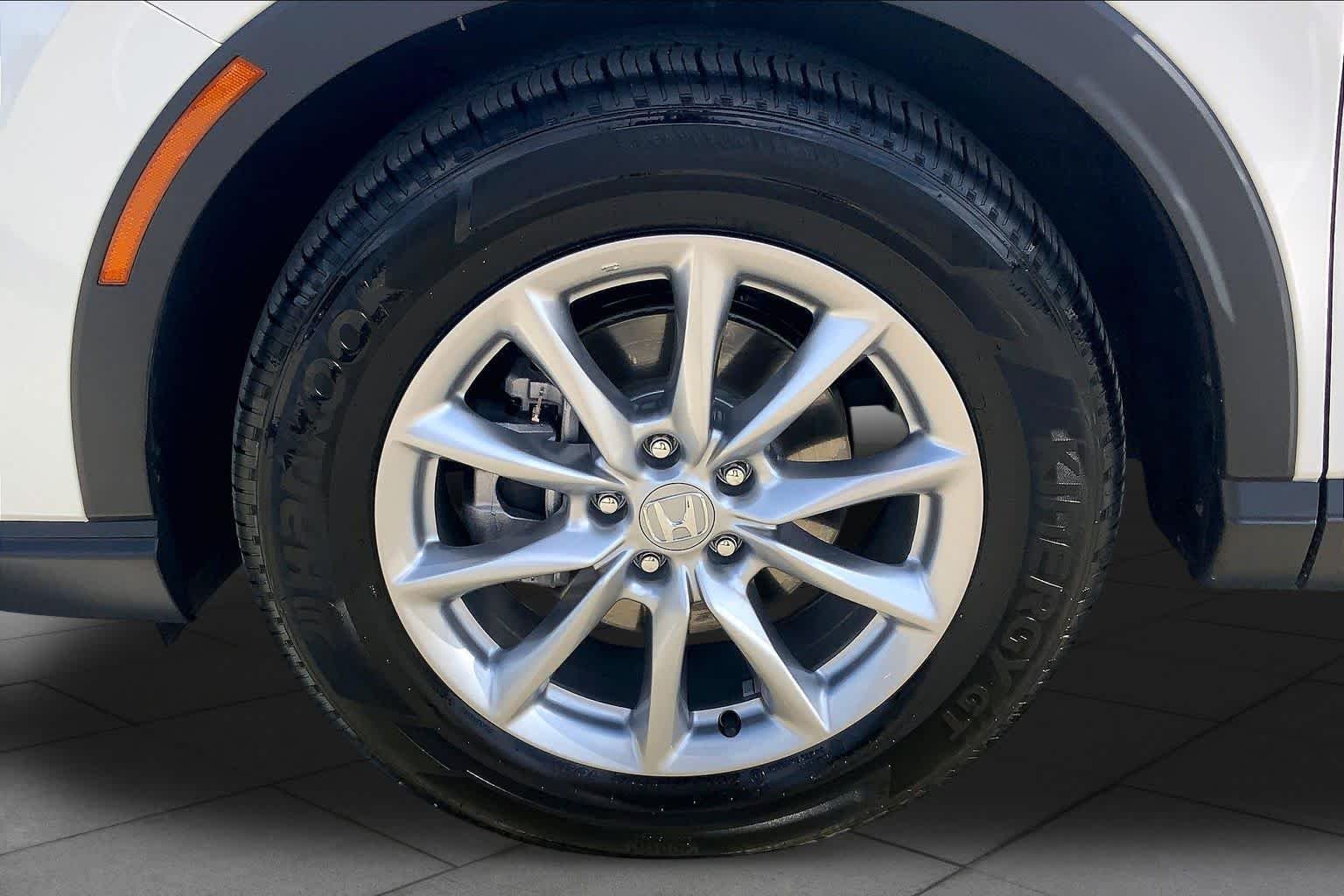 Used 2026 Platinum White Pearl Honda EX image 10