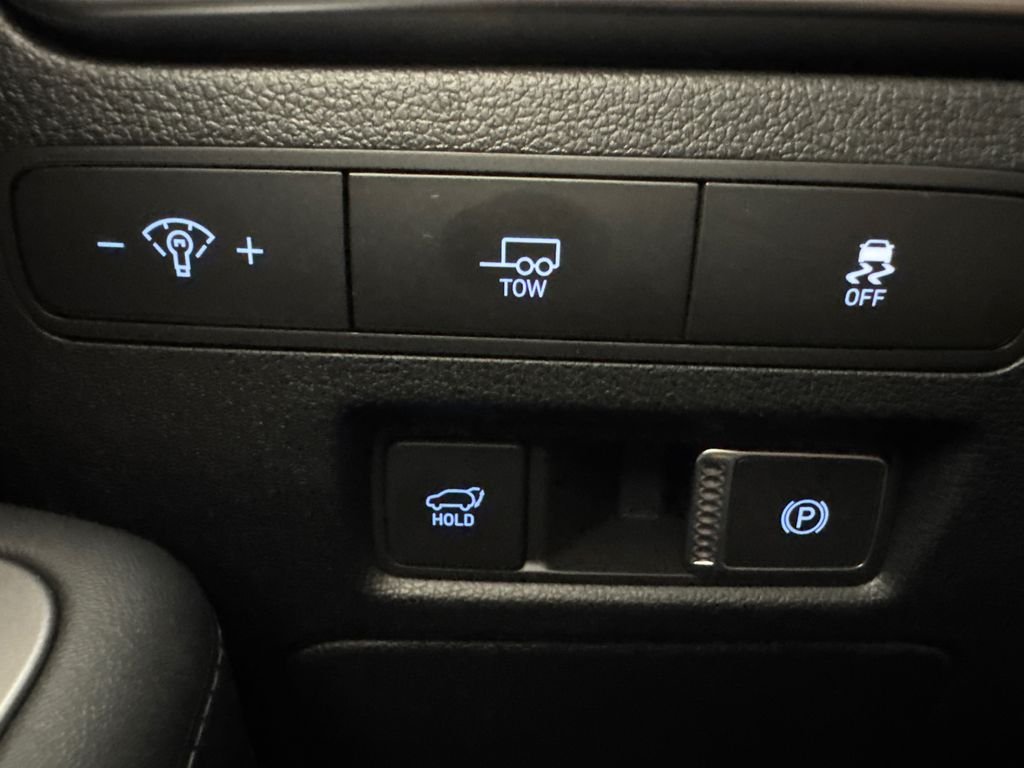 Certified Used 2025 Silver Hyundai SEL image 27