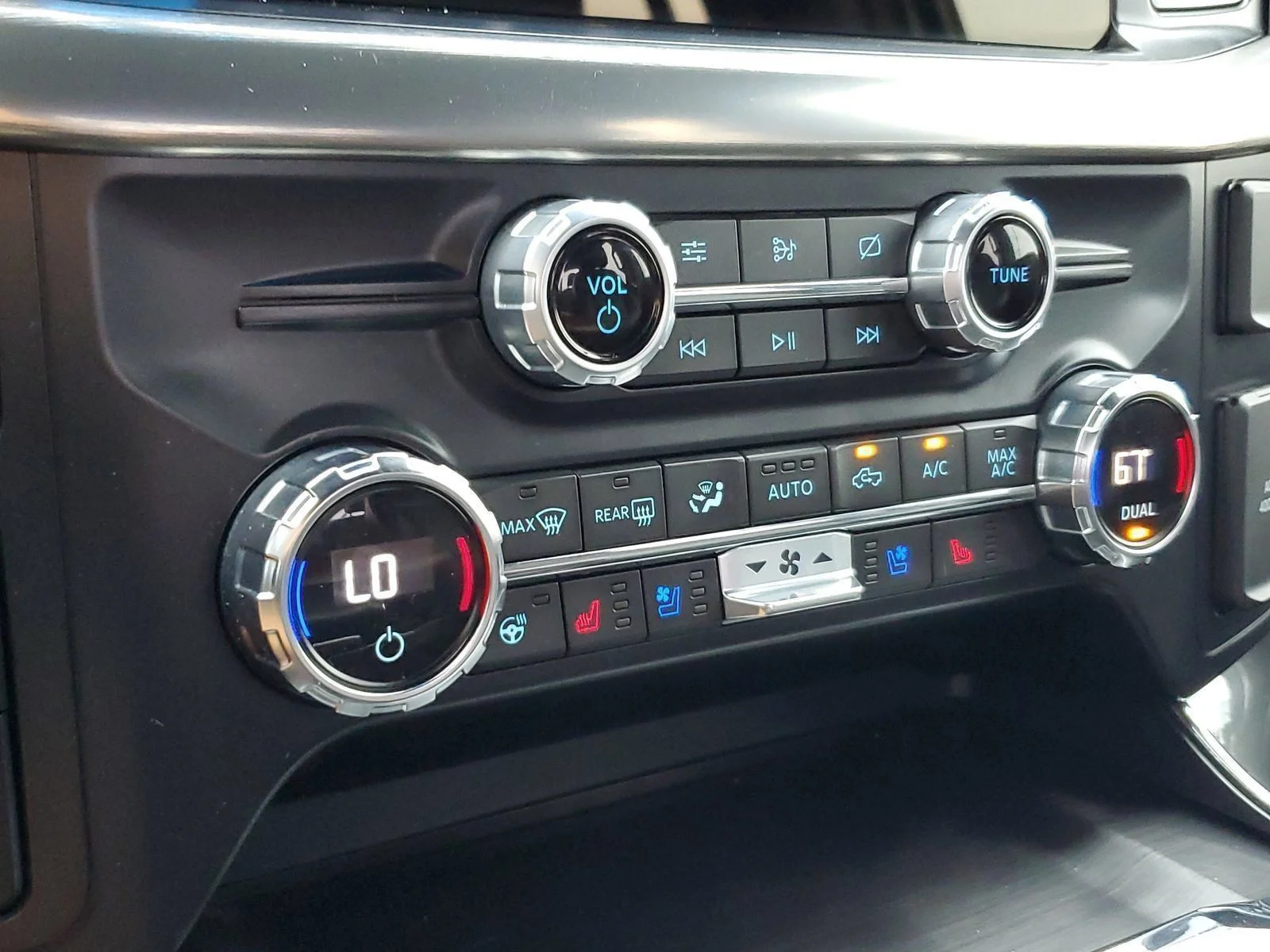 Used 2021 Gray Ford Lariat image 23