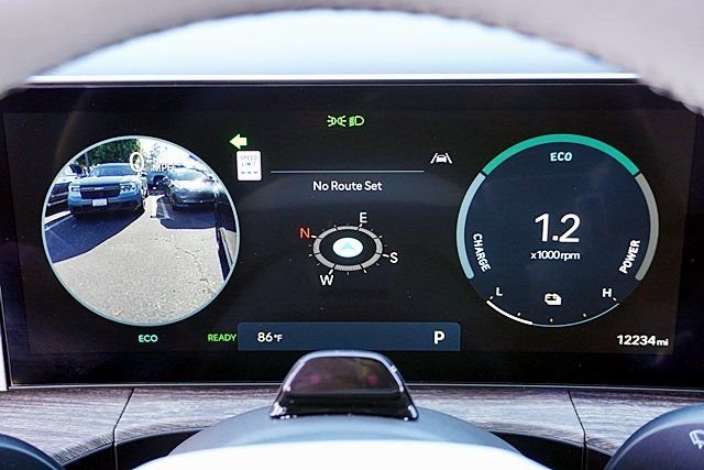 Used 2025 Black Hyundai Calligraphy image 36