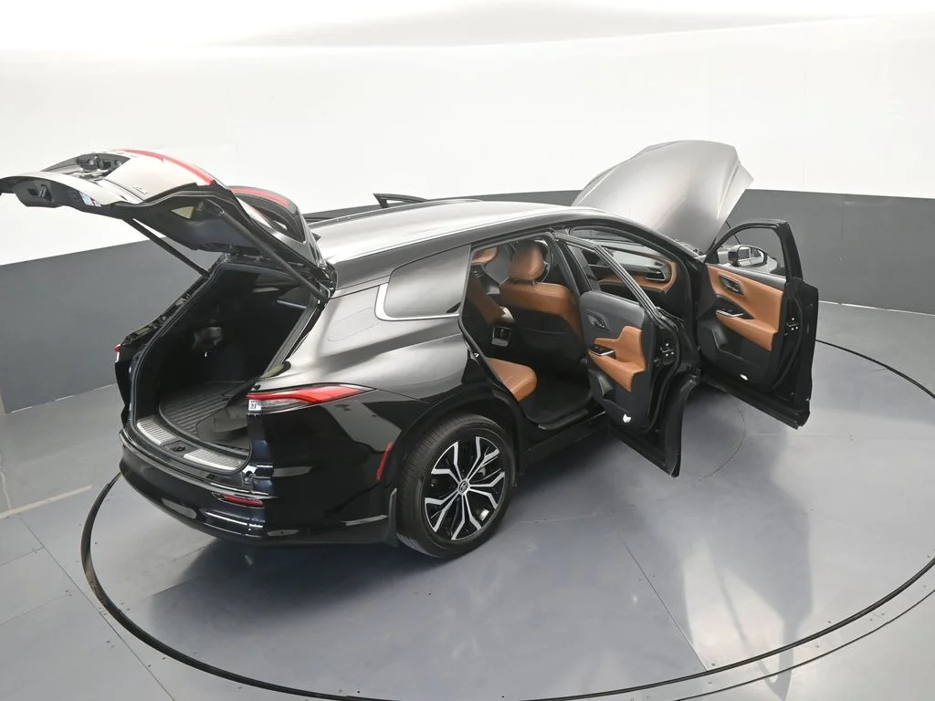 Used 2025 Black Toyota XLE image 75