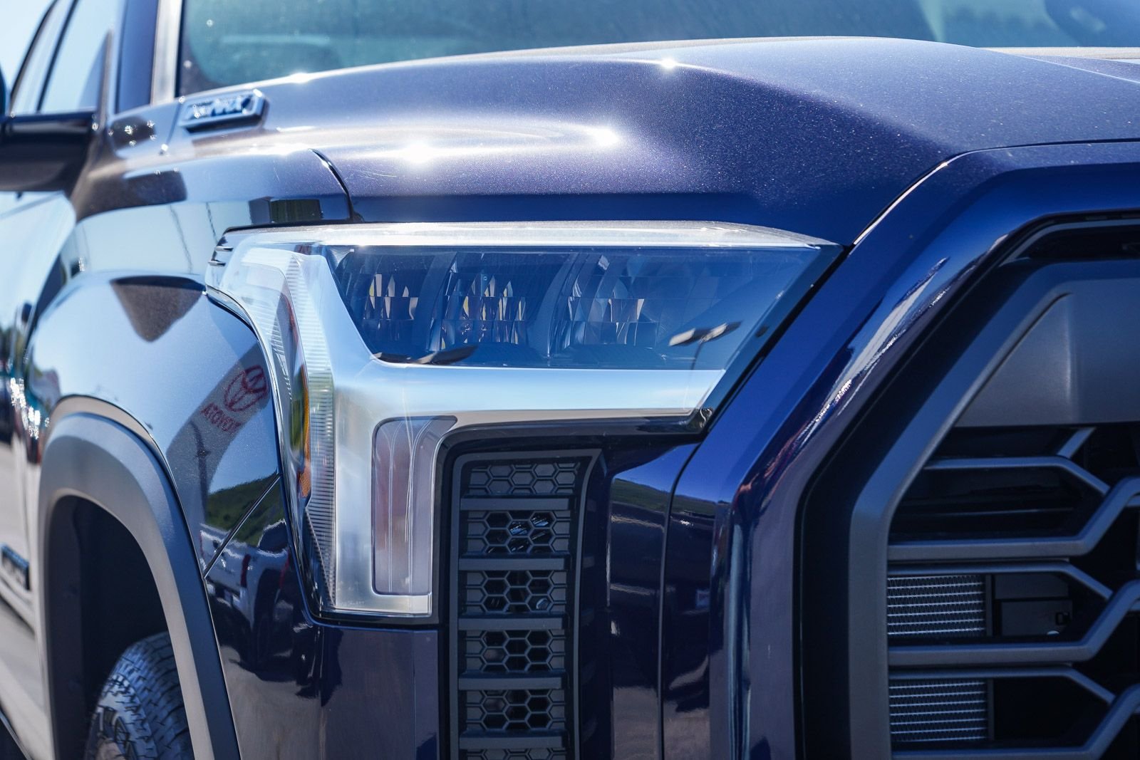 2026 Toyota Tundra Limited - Photo 10
