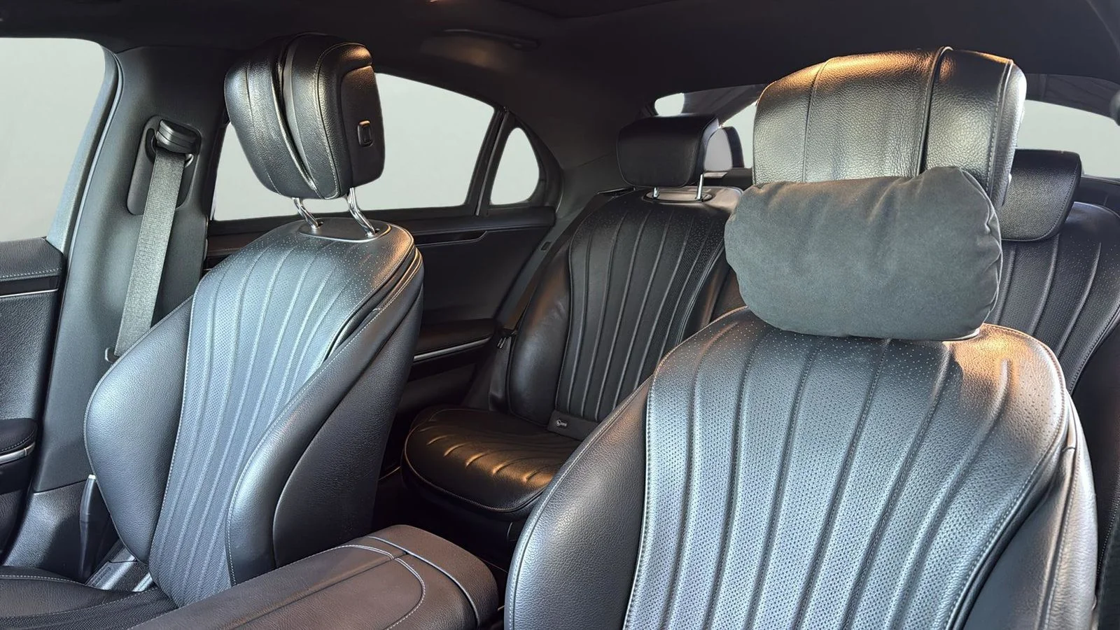 Used 2023  Mercedes-Benz S 500 image 17