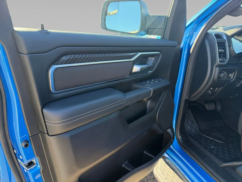 New 2026 Hydro Blue Pearl-Coat Exterior Paint RAM Big Horn/Lone Star image 16