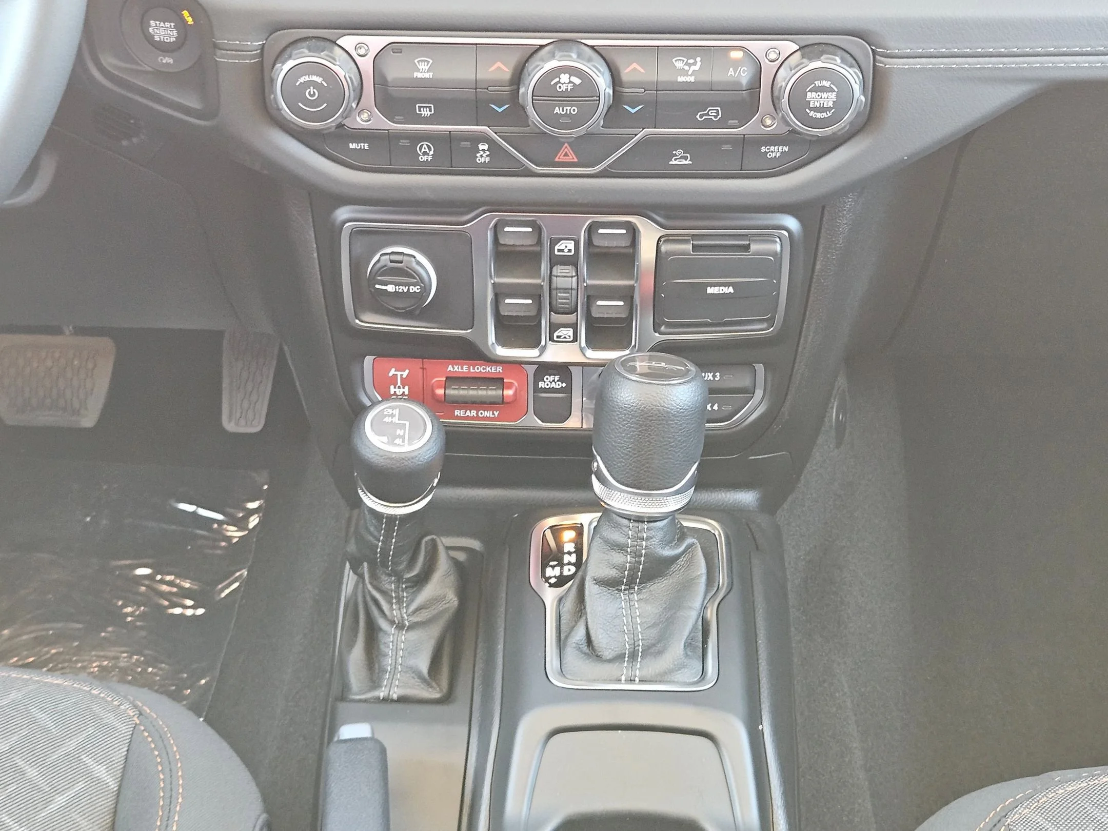 New 2026 Black Clearcoat Jeep Mojave image 17