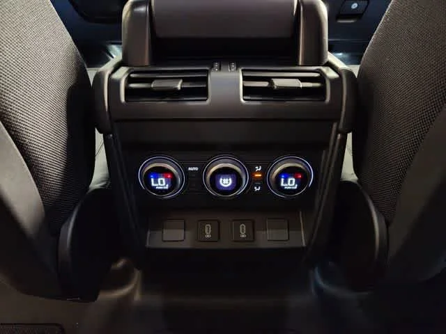 New 2026 Woolstone Green Metallic Land Rover X image 49
